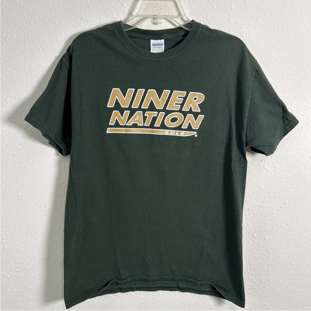 Y2K UNC Charlotte 49ers Green Gildan T-Shirt Niner Nation Gold Size Medium
